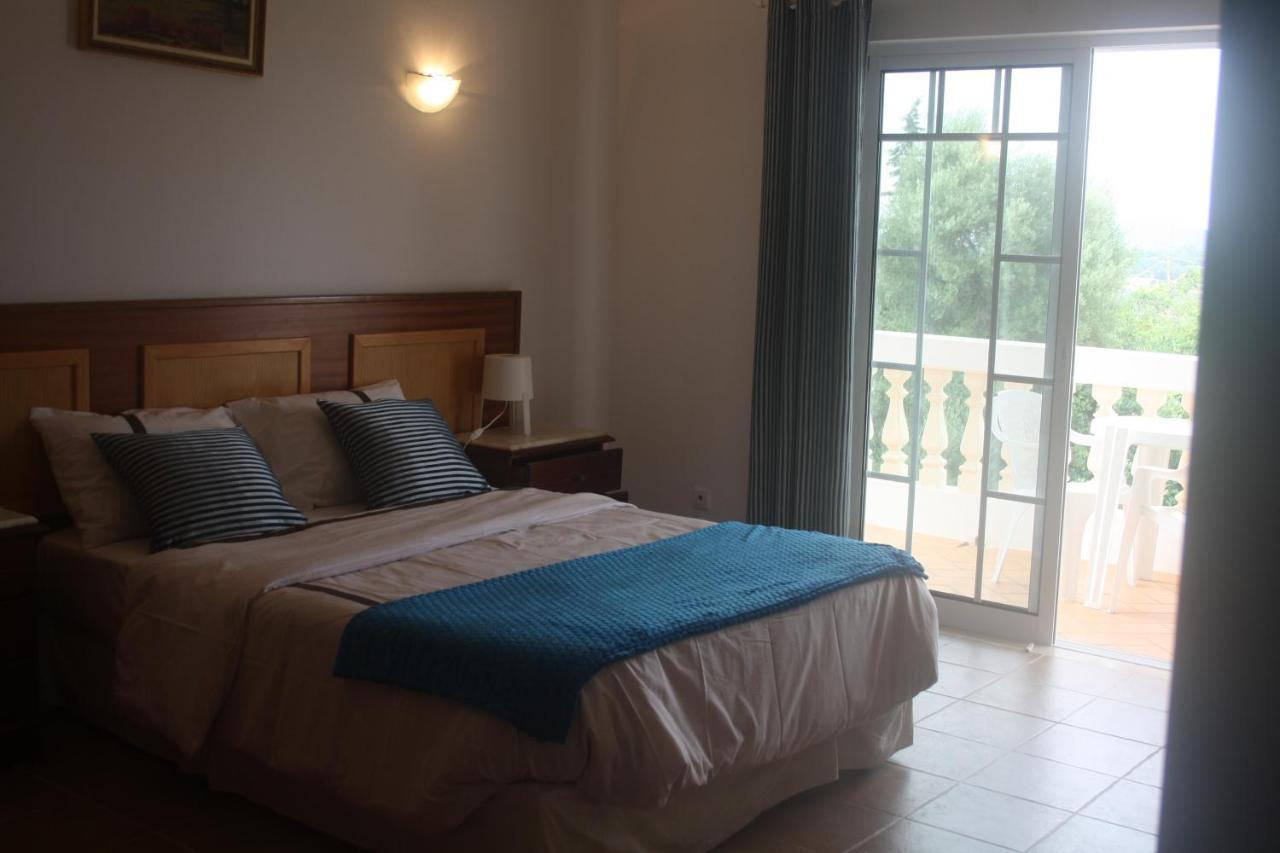 Rustic Villa Guesthouse Santa Bárbara de Nexe Extérieur photo