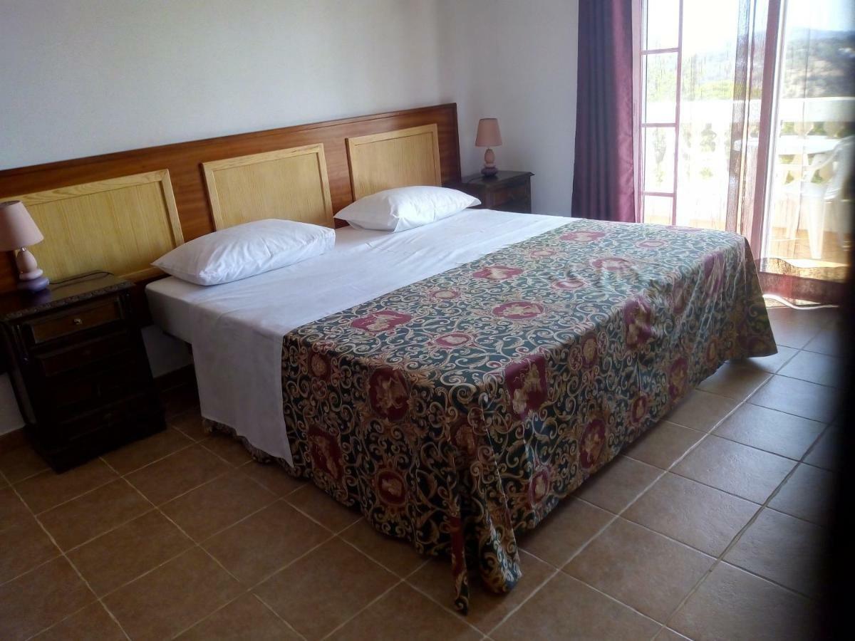 Rustic Villa Guesthouse Santa Bárbara de Nexe Extérieur photo